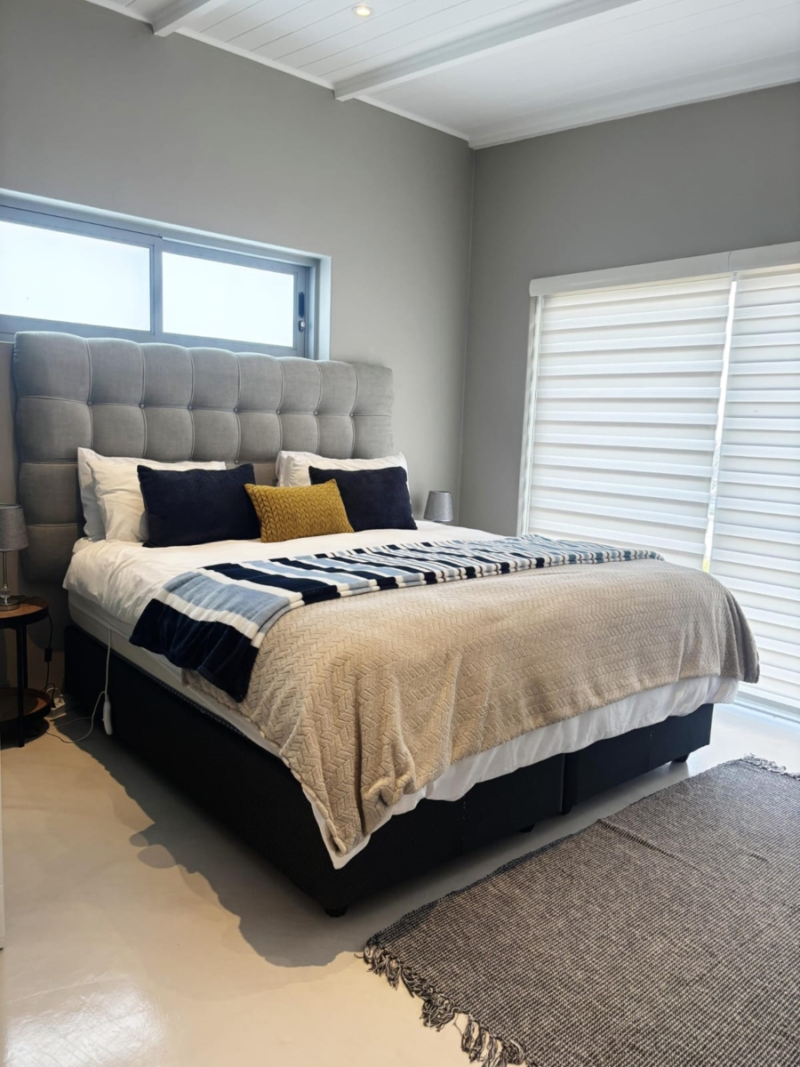 4 Bedroom Property for Sale in Struisbaai Western Cape